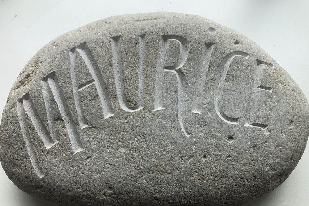 Tekst in steen - naam in kei - geboortesteen - geboortegeschenk